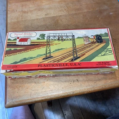 Plasticville - #1403 Railroad Signal Bridge - COMPLETE with Box - Image 1 of 4
