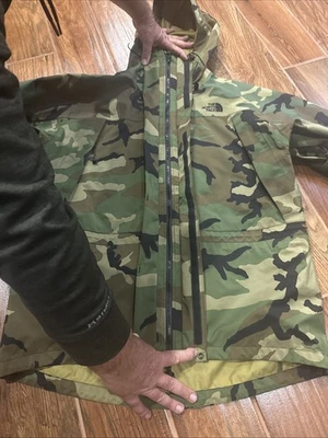 Pre-Owned North Face Military Issue Woodland Camouflage Mountain Jacket - Image 1 of 4