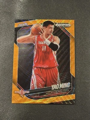 2024-25 PANINI PRIZM NEGRO YAO MING LEGENDS NARANJA ONDA COHETES 16/60 Foto 1 de 3