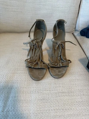 New Authentic Gucci Becky Fringed Gladiator Flat Sandals Sz 38 - Image 1 of 4