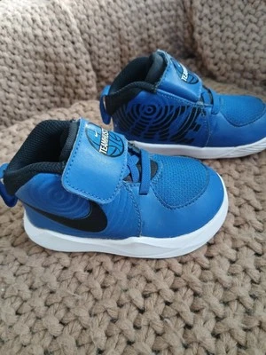 Kids' Toddler Nike Team Hustle size 6c l Athletic Shoes - Image 1 of 4