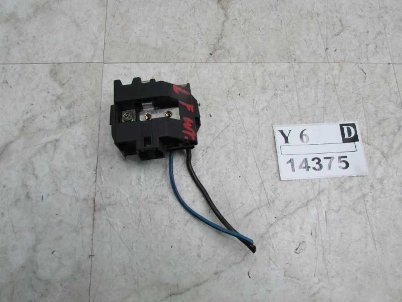 Bloque de fusibles del motor delantero Toyota Sienna 1998-2003 enlace fusible OEM 8262045010 Foto 1 de 4