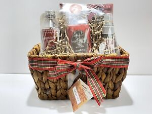 BODYNATURé Aspen Lodge Bath Set Gift Box Arrangement Pomegranate Spice Festive