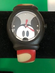 Disney Mickey Mouse SNAP Uhr Weichzeichner mit rotem Silikonband - Bild 1 von 6
