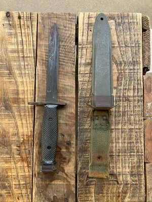 Auténtico Cuchillo de Lucha Colt Original Ejército de Estados Unidos Reliquia de la Guerra de Vietnam Años 60 Foto 1 de 4