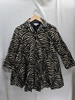 Abrigo de Vestido HELENA NEIMAN MARCUS Niña Piel Sintética Estampado de Cebra 2 Botones Talla-8 Foto 1 de 4