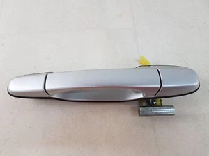 LEXUS IS200 XE10 MK1 98-05 4DR REAR DRIVER RIGHT OS EXTERIOR SILVER DOOR HANDLE - Picture 1 of 5