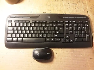 LOGITECH - MK330 Wireless Keyboard & M185 Mouse Deskset, Black Read - Picture 1 of 13