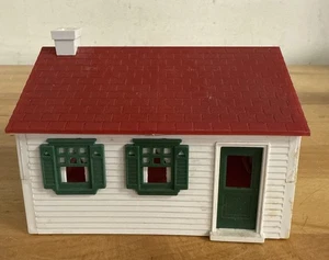 Vintage Plasticville House O Scale White, Red And Green - Picture 1 of 5