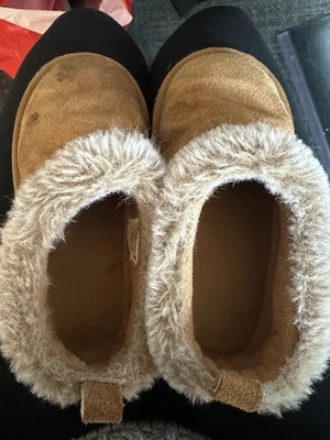 Zapatos sin cordones Bear Paw para niños pequeños Foto 1 de 4