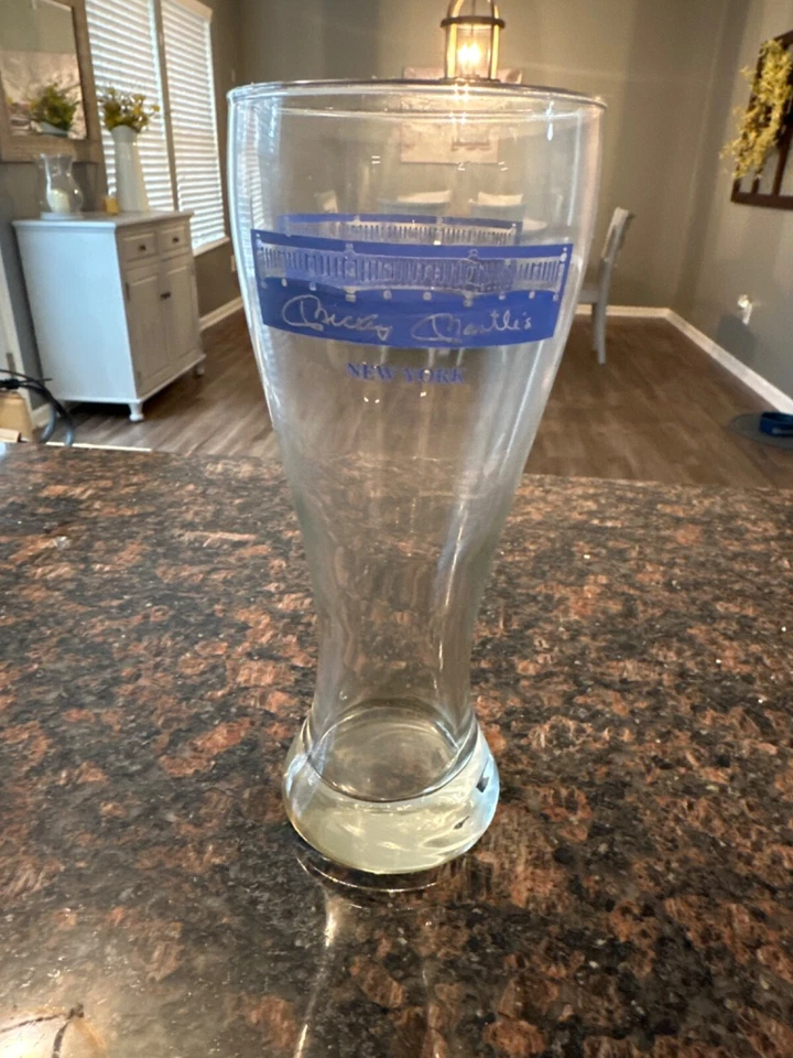 Vintage Mickey Mantle’s Restaurant New York Yankees MLB Pint Glass - Image 1 of 1