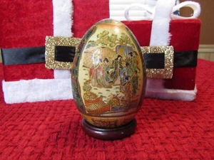 Vintage Ceramic Egg Wood Base Geisha Chinese Hand Painted Satsuma - Picture 1 of 6