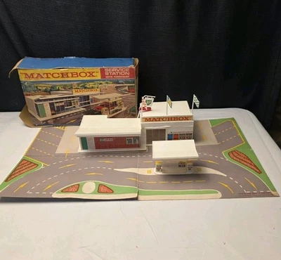 Matchbox BP Service Station with Forecourt MG-1 - Lesney Product - Damaged Box - Image 1 of 4