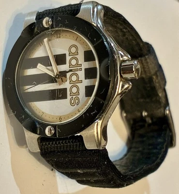 Reloj de cuarzo Adidas para hombre funciona  Foto 1 de 4