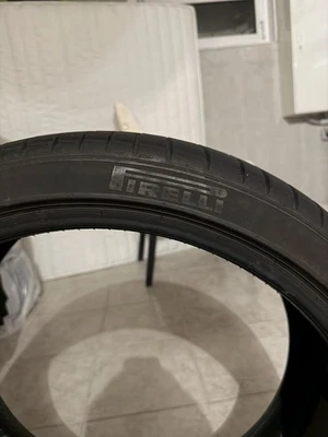 4x Pirelli P Zero 255/35 R21 98W - Bild 1 von 3