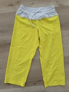 Lululemon Step Lively Crop Capri Pants Yellow White  Size 2 - Picture 1 of 10