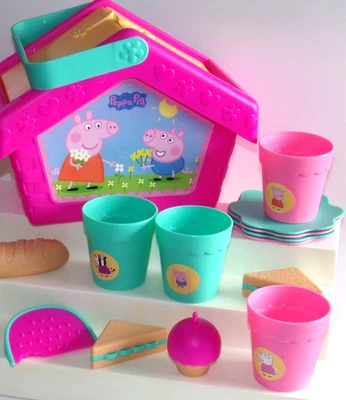 Conjunto de piquenique Peppa Pig estojo de transporte para casa copos pratos apenas brincar comida brinquedo infantil Hasbro - Imagem 1 de 4