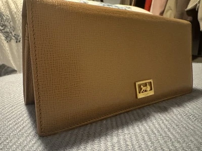 Cartera de cuero plegable CELINE cierre a presión con ranuras para tarjetas de crédito Foto 1 de 4