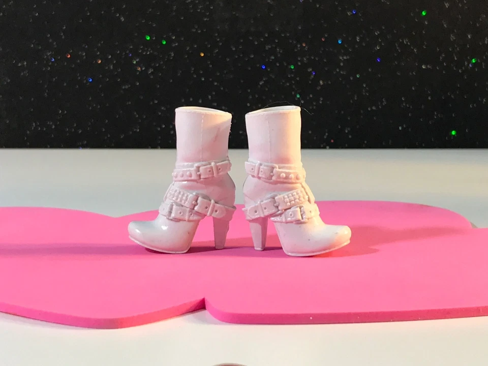BRATZ DOLL BOOTS WHITE CHUNKY PLATFORM BUCKLES HIGH HEEL ANKLE BOOTS MGA VHTF - Image 1 of 1