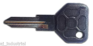ALFA ROMEO - 164-GTV-6-Milano-76-Spider Key Blank - Picture 1 of 2