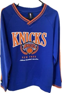 New York Knicks - Classic V-Neck Logo Sweatshirt Basketball Shirt | Women M - Picture 1 of 3
