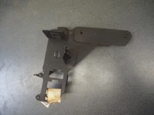 SUZUKI GT380 75 37900-33100 PLATE ELECTRIC HOLDER 9218 - Imagen 1 de 6