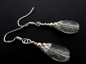 A PAIR OF CLEAR OVAL CRACKLE GLASS EARRINGS WITH 925 SOLID SILVER HOOKS. NEW.. - Picture 1 of 1