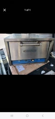 Horno eléctrico de encimera Bakers Pride P22 220 V 3 Ph forrado de ladrillo con cubiertas de 2 - 21" Foto 1 de 3