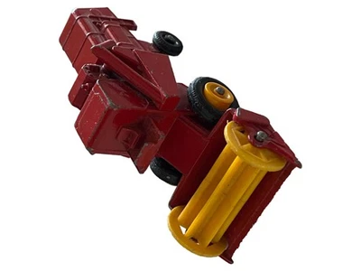 Matchbox Modellfahrzeug Mähdrescher Claas Combine Harvester Rot - Bild 1 von 3
