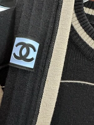 Chanel cardigan Sweater women Size 36 - Image 1 of 4