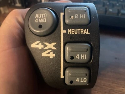 Chevy Blazer 1998-2004 y GMC Jimmy S10 OEM AUTOMÁTICO 4x4 interruptor 4x4 con neutro Foto 1 de 4