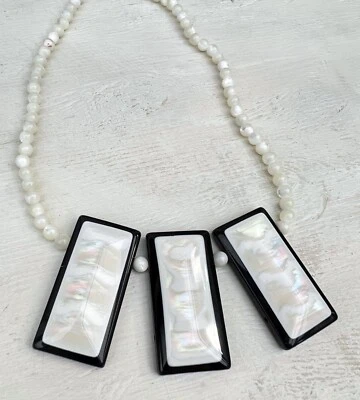 Halskette Kette Collier Modekette eckige Anhänger weiss irisierend, NEU - Bild 1 von 2