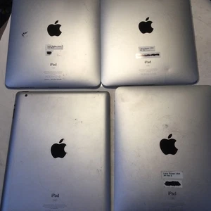 LOTE DE 3 APPLE IPAD 1ª GENERACIÓN A1219 1GB, 1 APPLE A1395 Smashed Face todo para piezas - Imagen 1 de 6