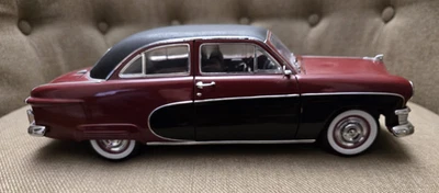 Ford Crestliner 1950 rojo escala 1:18 diecast coche coleccionable miniaturas de precisión Foto 1 de 4