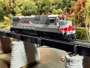 HO Scale Brass Overland Models Dash 8-B39 Locomotive - LMX  8546 - Picture 1 of 6