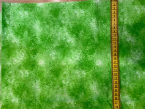 Dappled Mottled Green Chartreuse Quilters Cotton Fabric 112 Cm X 1/2mtr - Picture 1 of 2