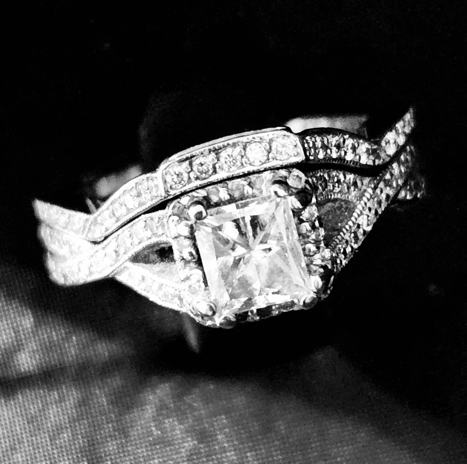 Juego de alianza de boda de compromiso de oro blanco de 18 k con diamantes talla princesa Foto 1 de 4