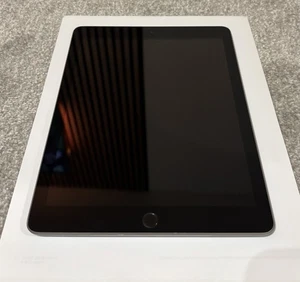 Apple iPad Air 2 32GB, Wi-Fi, 9.7in, Space Grey - Picture 1 of 2