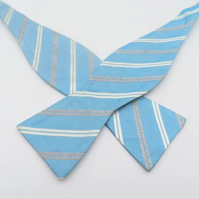 Pajarita Ryan Seacrest azul gris a rayas 2" de ancho autocorbata seda viscosa Foto 1 de 4