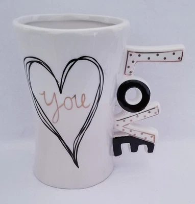 Caneca de café LOVE You ouro preto branco bolinhas cabo 3D 12 oz. - Imagem 1 de 4