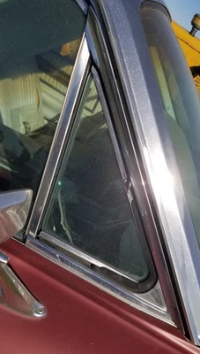 Ventana de ventilación de ala pasajero 66 1966 Thunderbird Ford T Bird Parting 1964-66 Foto 1 de 4