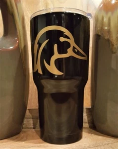 Vaso personalizado recubierto de polvo con calcomanía de pato de madera. Elige colores. - Imagen 1 de 5
