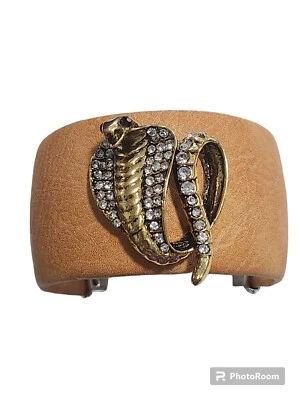 Brazalete Brazalete Estilo Serpiente Cobra Tono Dorado 1 5/8" x7" con Estrás  Foto 1 de 4