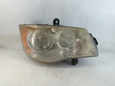 Оригинальная передняя фара для правостороннего пассажира Chrysler Town & Country 2005-2009 годов выпуска YO41D - Изображение 1 из 4