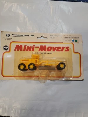 IHC HO Mini-Movers Road Grader #4220 For HO Train Layouts Rare,new,open Package - Image 1 of 4
