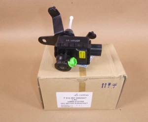 Fits 1999-2006 Mazda B2500 RH Front Headlight Adjuster w/ Bracket UM9551210A - Picture 1 of 5