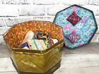 Kit de couture divers vintage articles dans boîte en étain octogonale Loose Wiles Biscuit Co