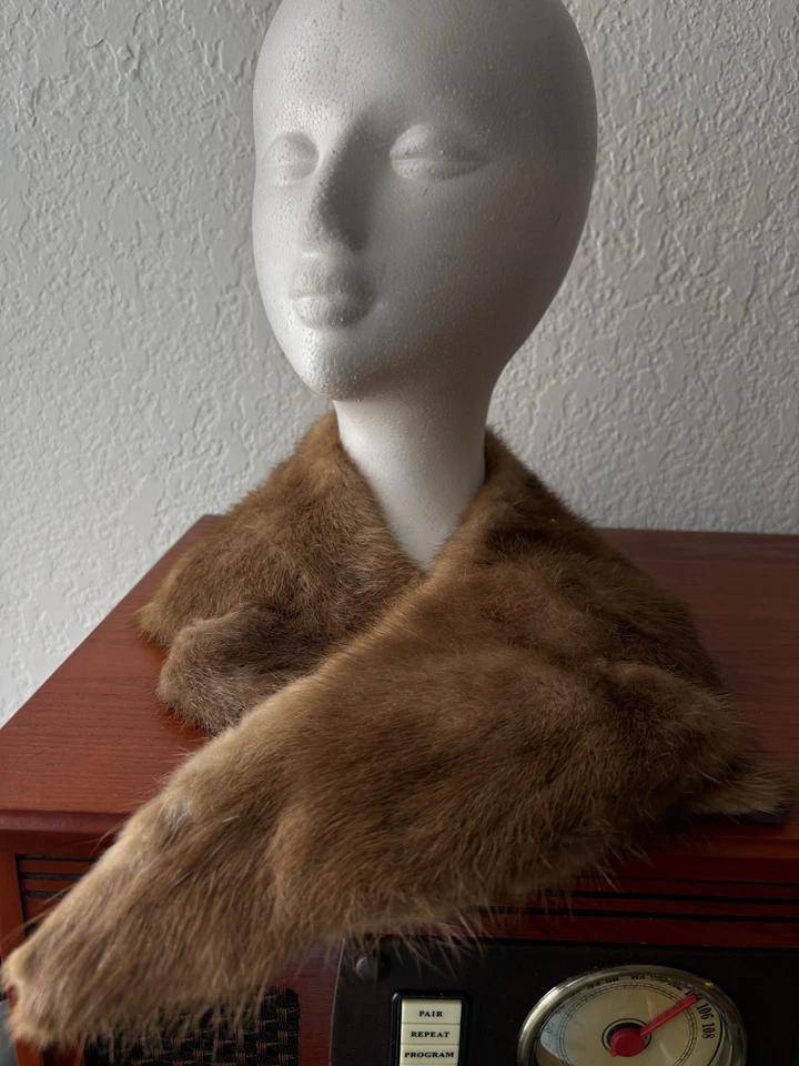 "Cuello de piel Minx vintage años 50 forrado alrededor de los años 50 aprox 32"" L" Foto 1 de 4