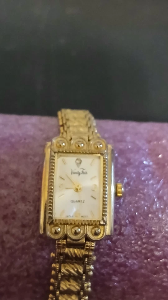 Reloj Vanity Fair Mujer Cuarzo Tono Dorado Vintage Vfw511 Batería Nueva Funciona Foto 1 de 3