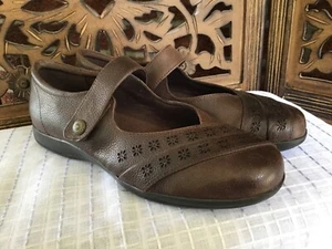 Bjorndal Mary Janes Brown Leather Womens Adjustable Strap Sz 11 New without Box - Picture 1 of 5
